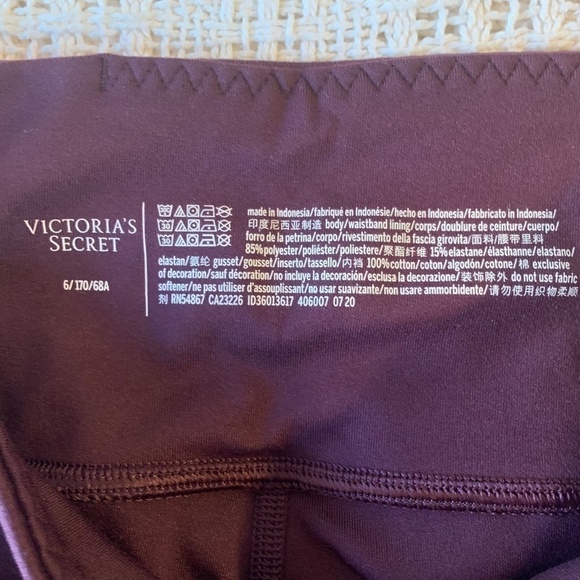 Victoria's Secret Incredible Essential Legging New With Tags 6 Regular (1276) - Picture 7 of 11